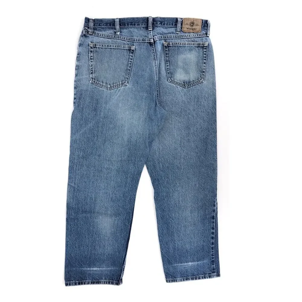 🟡 WRANGLER 38 x 29 distressed jeans